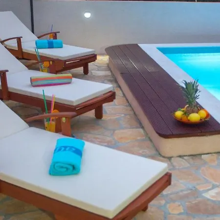 Bo&dy With Private Pool Appartement