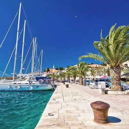 Bo&dy With Private Pool Appartement Rogoznica (Sibenik-Knin)