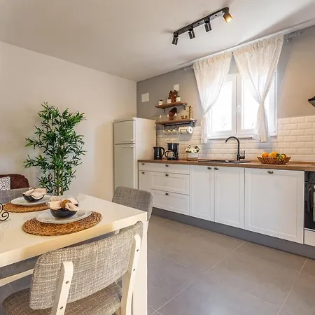 Appartement Bo&dy With Private Pool Rogoznica (Sibenik-Knin)