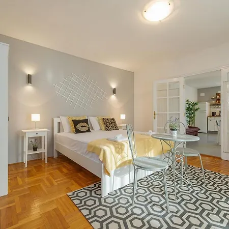 Appartement Bo&dy With Private Pool Rogoznica (Sibenik-Knin)