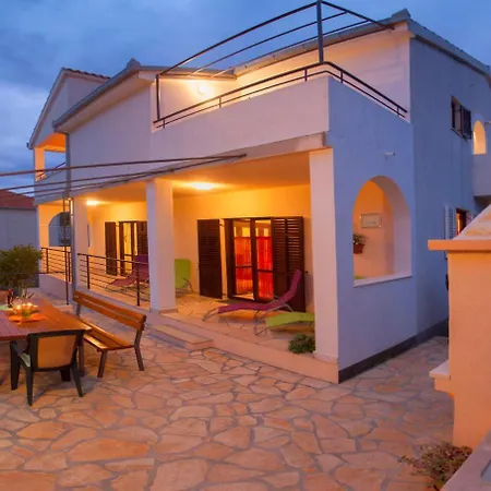 Bo&dy With Private Pool Appartement
