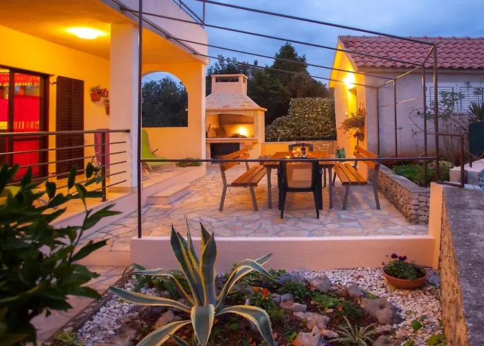 Bo&dy With Private Pool *