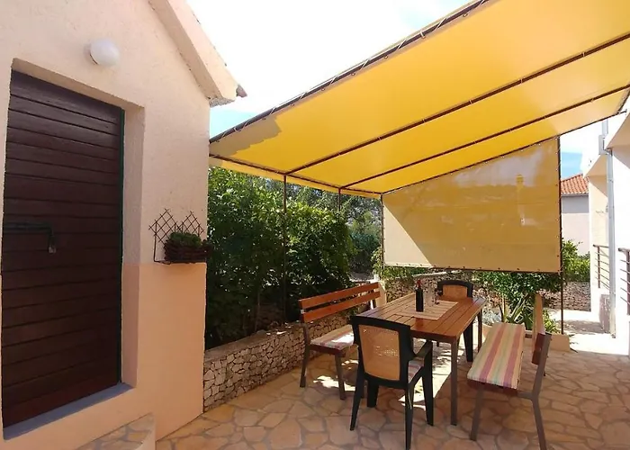 Bo&dy With Private Pool דירה *