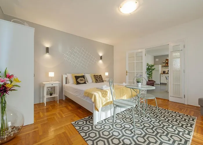 Daire Bo&dy With Private Pool Rogoznica (Sibenik-Knin)