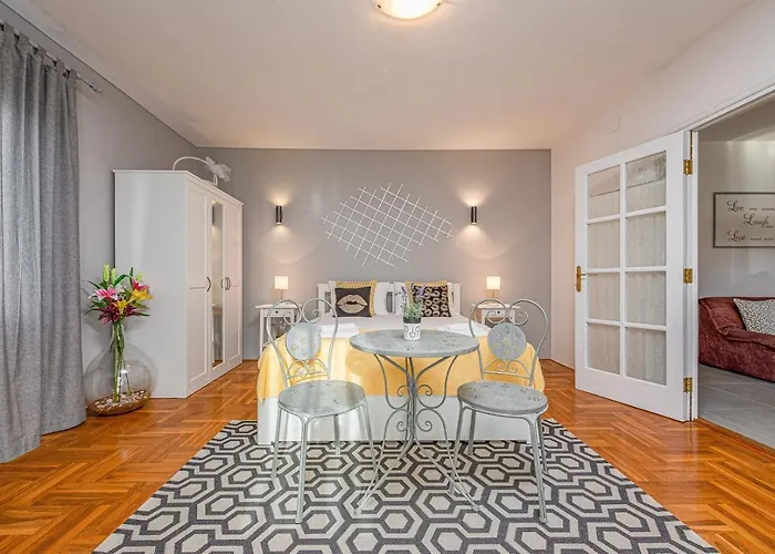 Bo&dy With Private Pool Daire