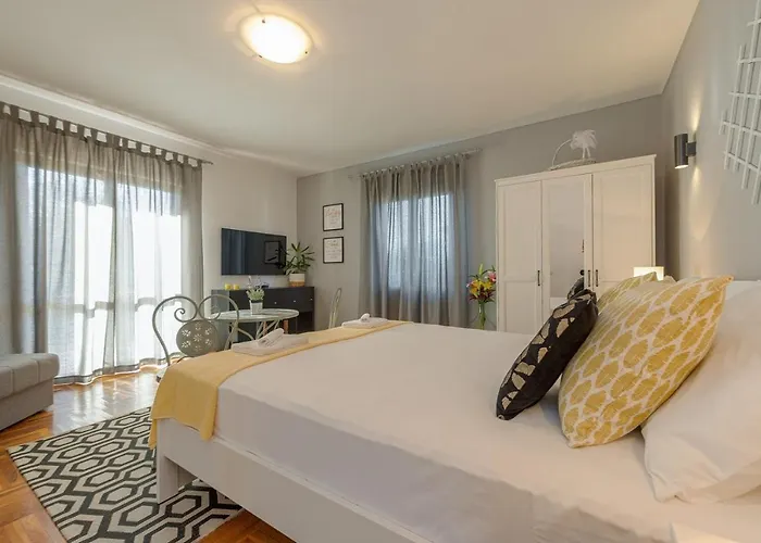 Daire Bo&dy With Private Pool Rogoznica (Sibenik-Knin)