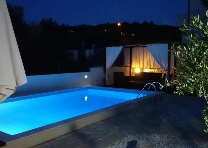 Daire Bo&dy With Private Pool Rogoznica (Sibenik-Knin)
